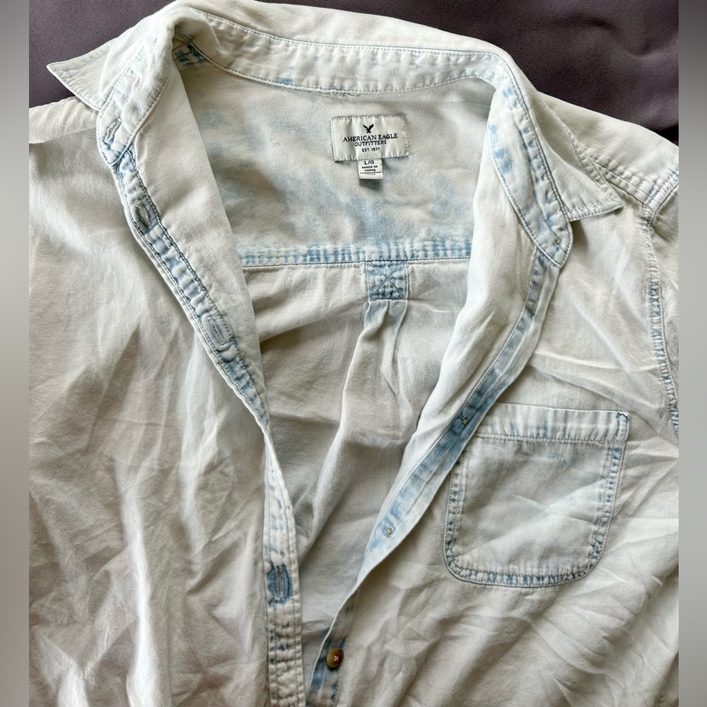 American eagle light casual button up